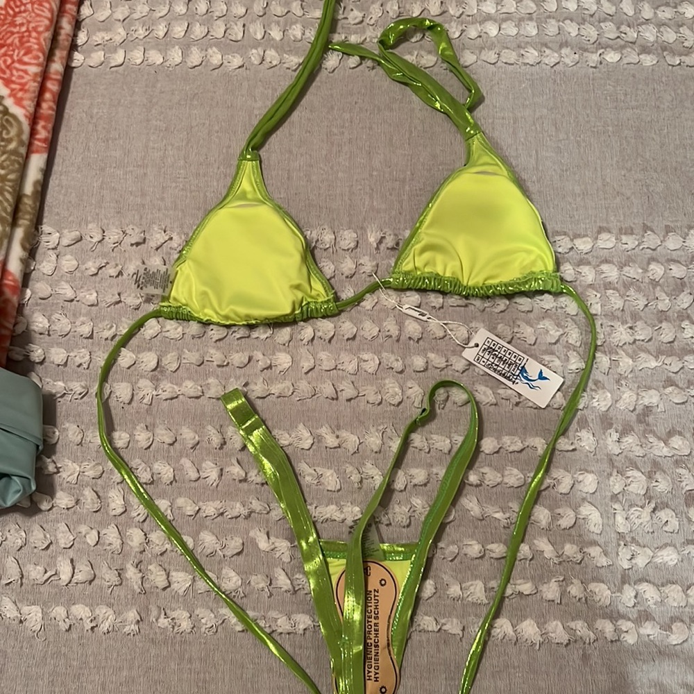 Bikini - Picture 6 of 7